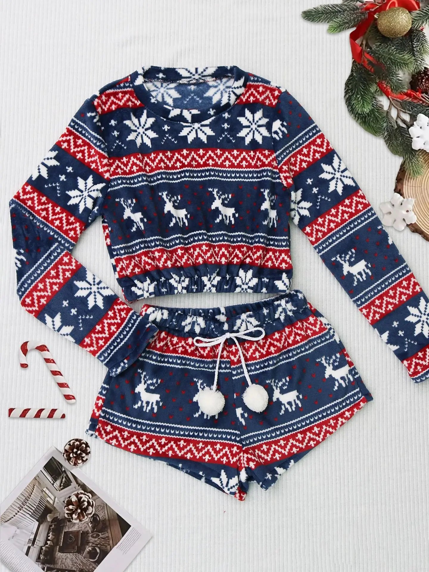 Cozy Christmas Coral Fleece Lounge Set – Long Sleeve Top & Shorts